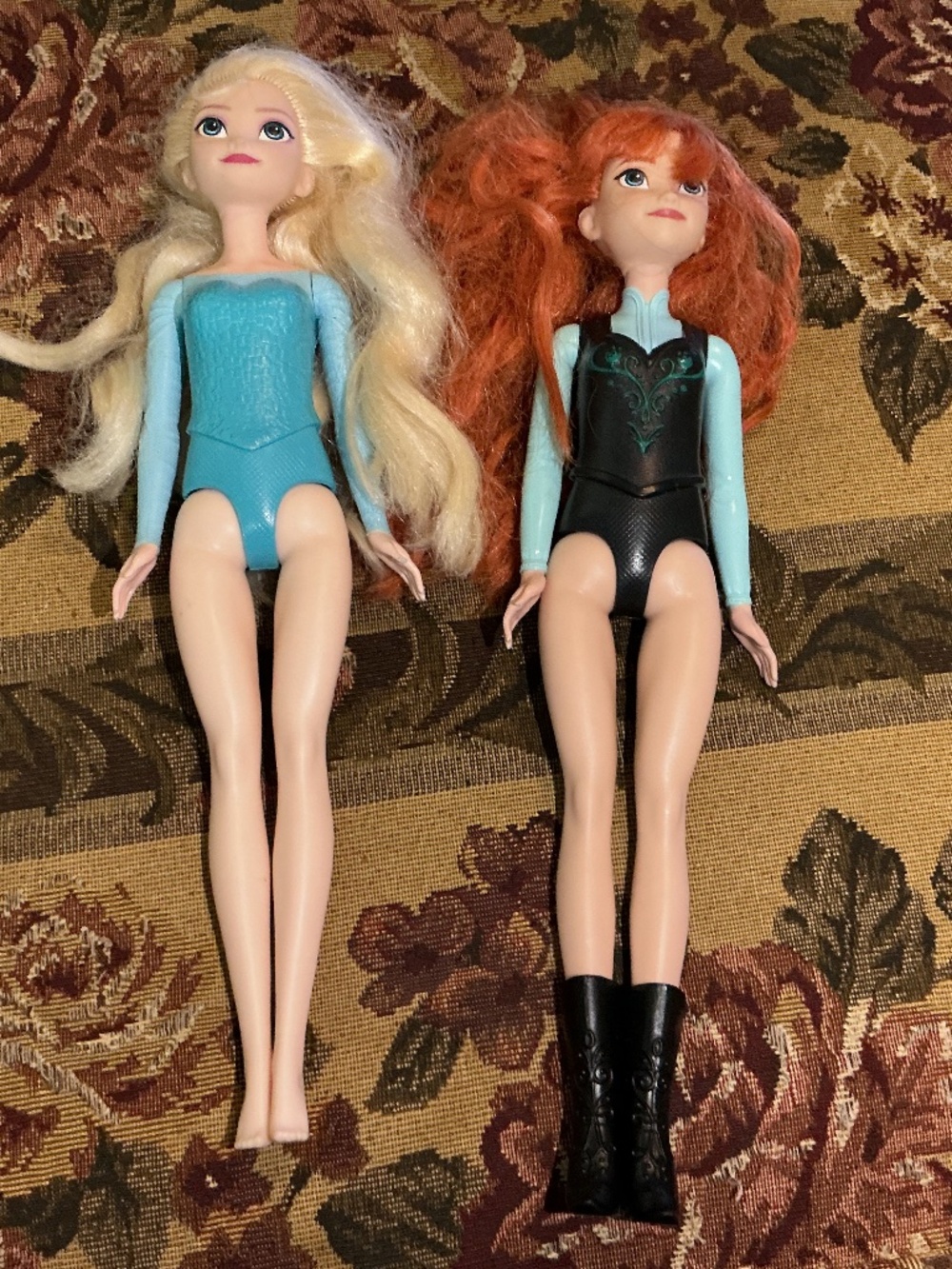 2022 Disney Frozen Mattel Anna And Elsa dolls
